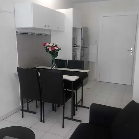 Appartement En Bord De Mer - Cote D'Azur Villeneuve-Loubet Exterior photo