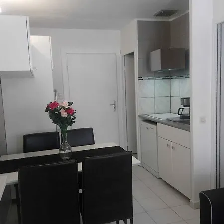 Appartement En Bord De Mer - Cote D'Azur Villeneuve-Loubet Exterior photo