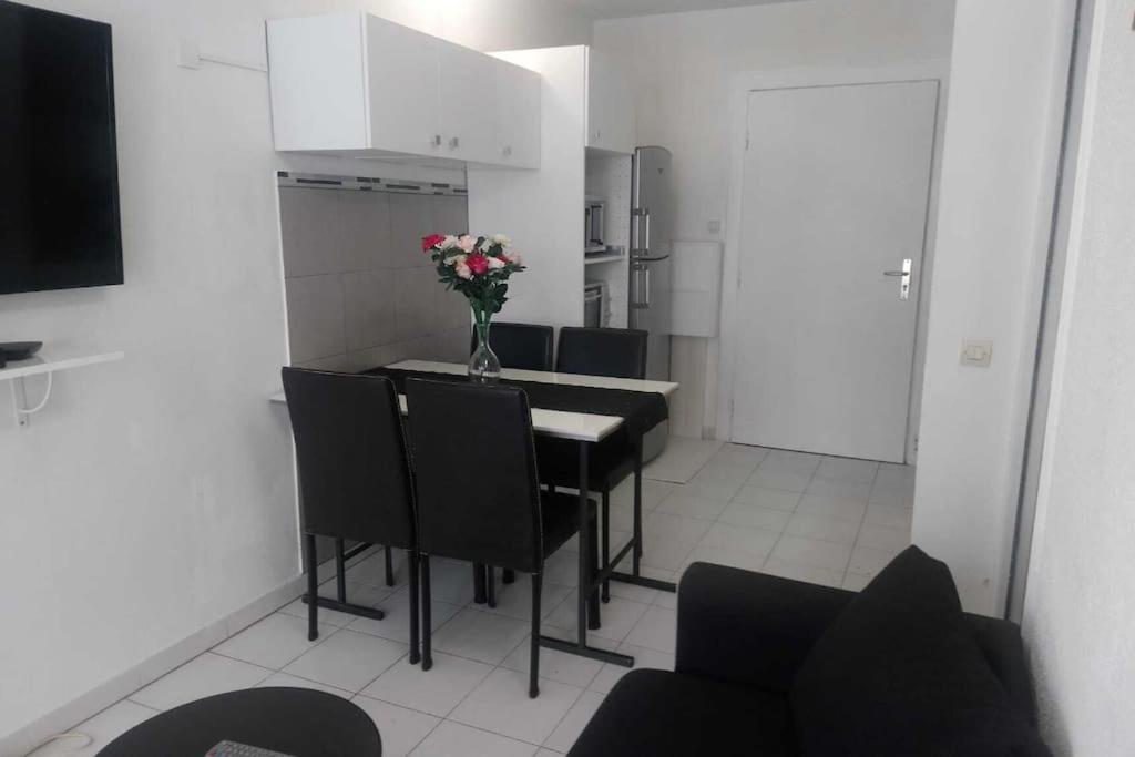 En Bord De - Cote D'azur Apartment *